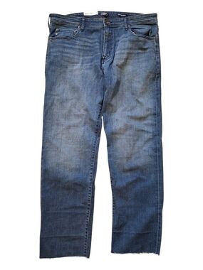 Chaps Men's Straight Leg Washed Blue Jeans